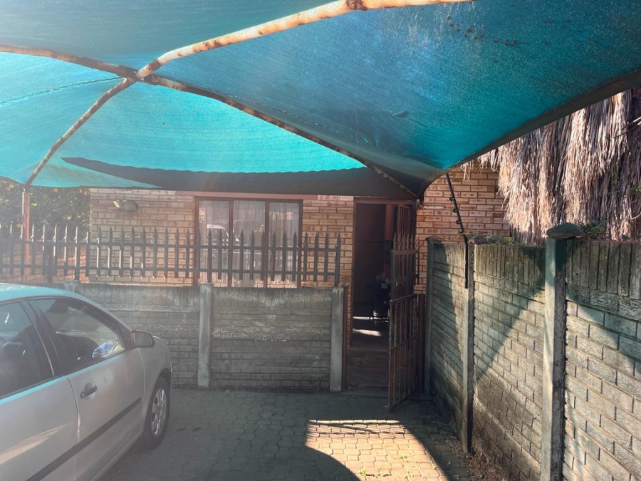 3 Bedroom Property for Sale in Geelhoutpark North West